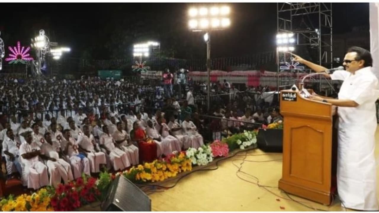 மிசா துயரங்களைக்கூட தாங்கிக்கொண்டேன்... இப்போது கேடுகெட்ட ஜென்மங்களால் வேதனைப்படுகிறேன்.. போட்டுத் தாக்கிய மு.க. ஸ்டாலின்! மிசா துயரங்களைக்கூட தாங்கிக்கொண்டேன்... இப்போது கேடுகெட்ட ஜென்மங்களால் வேதனைப்படுகிறேன்.. போட்டுத் தாக்கிய மு.க. ஸ்டாலின்!