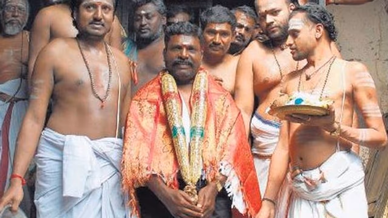 சிவன் கோயில் பெருமாள் கோயில்களை இடித்து தரைமட்டமாக்க வேண்டும்... அதிரவைக்கும் திருமா..! சிவன் கோயில் பெருமாள் கோயில்களை இடித்து தரைமட்டமாக்க வேண்டும்... அதிரவைக்கும் திருமா..!