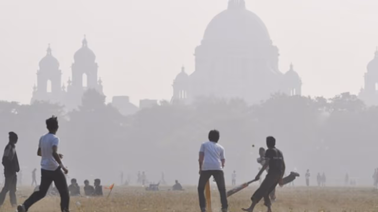 শীতের অপেক্ষায় শহরবাসী, ক্রমশ নামছে তাপমাত্রার পারদ