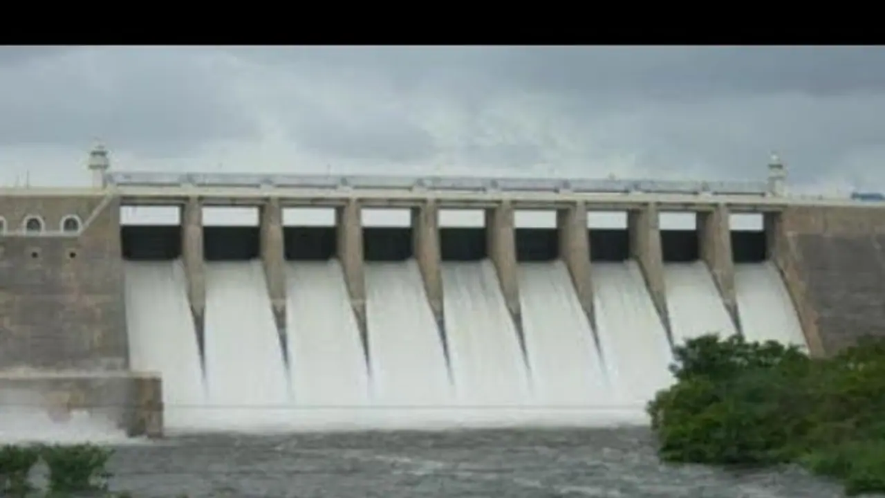 40 ஆண்டுகளுக்கு பிறகு நிரம்பி வழியும் பவானிசாகர் அணை..! விவசாயிகள் மகிழ்ச்சி பெருவெள்ளம்..!