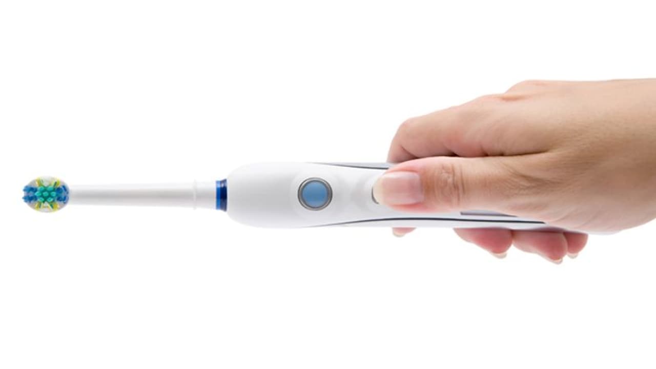 ഇലക്ട്രിക് ടൂത്ത് ബ്രഷ് സെക്സ് ടോയിയായി ഉപയോഗിക്കരുത്; മുന്നറിയിപ്പുമായി ഡോക്ടർ ഇലക്ട്രിക് ടൂത്ത് ബ്രഷ് സെക്സ് ടോയിയായി ഉപയോഗിക്കരുത്; മുന്നറിയിപ്പുമായി ഡോക്ടർ