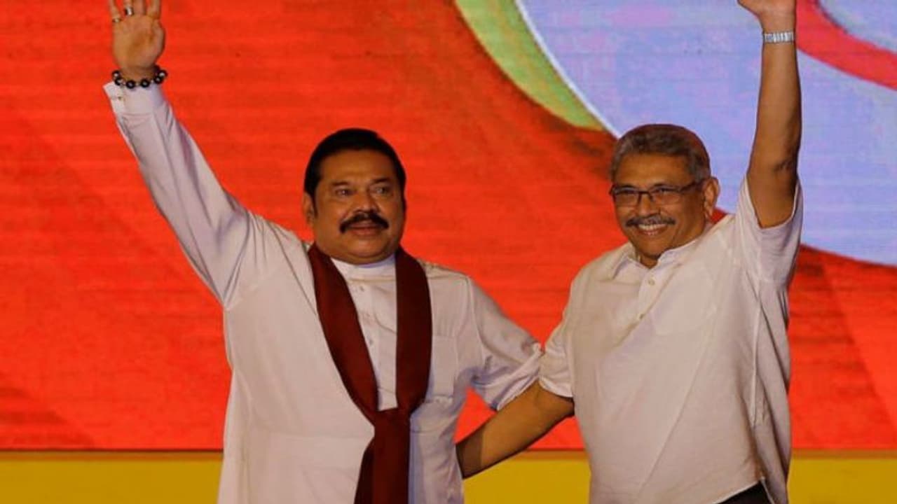 একজন দেশের রাষ্ট্রপতি তো আরেকজন প্রধানমন্ত্রী, শ্রীলঙ্কায় ফের একটি পরিবারের হাতেই কুক্ষিগত ক্ষমতা