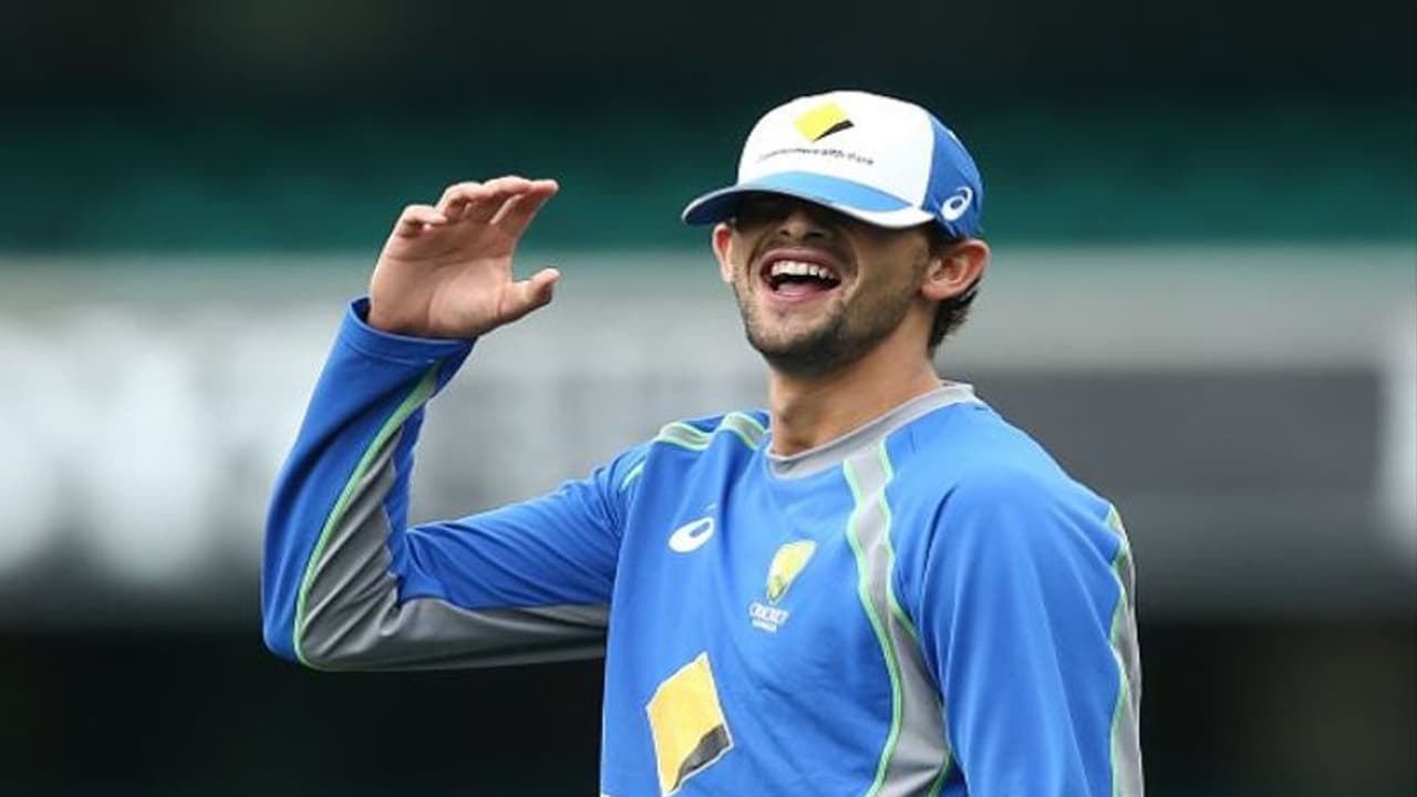 ভাইয়ের ক্যাচ ধরতে গিয়ে ফাটল নাক, রক্তমাখা মুখ নিয়ে মাঠে ছাড়লেন অজি ক্রিকেটার ভাইয়ের ক্যাচ ধরতে গিয়ে ফাটল নাক, রক্তমাখা মুখ নিয়ে মাঠে ছাড়লেন অজি ক্রিকেটার