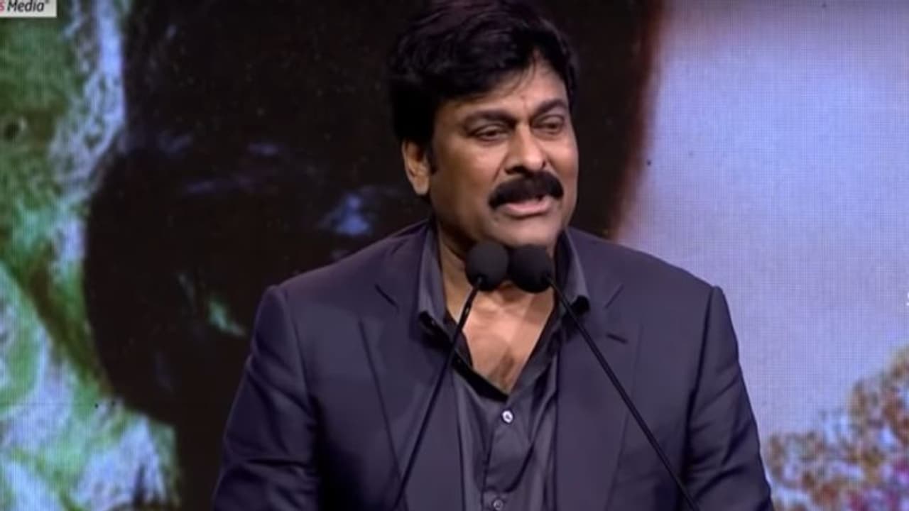 మెగాస్టార్ చిరంజీవి తన తల్లి గర్భంలో ఉండగా.. ఇంత పిచ్చి అభిమానమా..! మెగాస్టార్ చిరంజీవి తన తల్లి గర్భంలో ఉండగా.. ఇంత పిచ్చి అభిమానమా..!