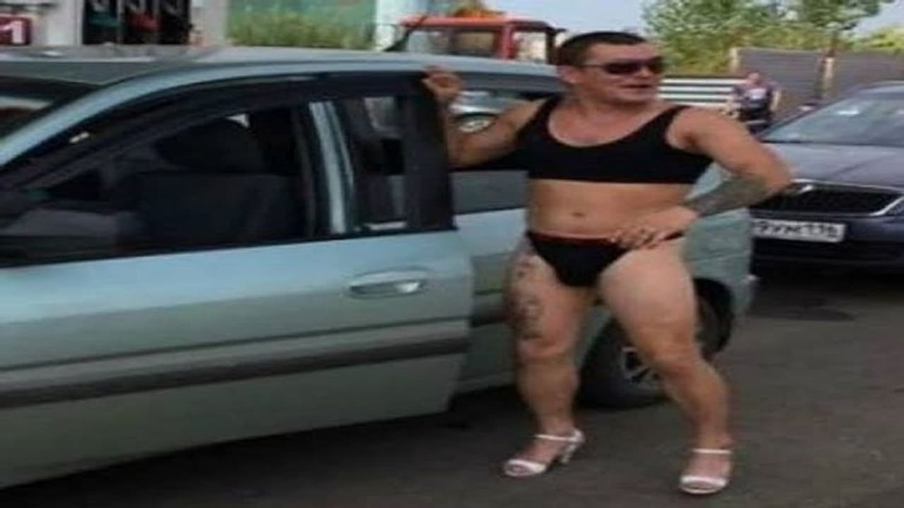 जब पुरुषों ने पहनी बिकिनी, वजह जान कर रह जाएंगे हैरान जब पुरुषों ने पहनी बिकिनी, वजह जान कर रह जाएंगे हैरान