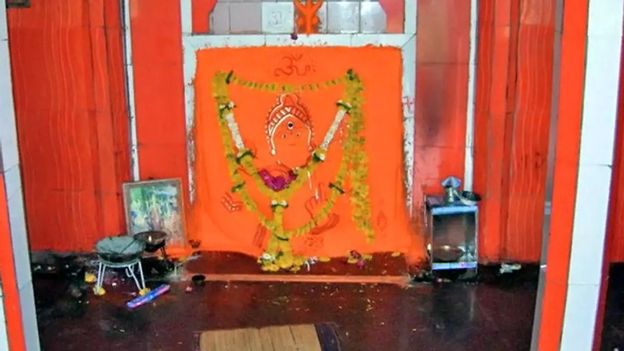 नदी के किनारे श्मशान में स्थित है ये भैरव मंदिर, यहां दूर दूर से साधना करने आते हैं तांत्रिक नदी के किनारे श्मशान में स्थित है ये भैरव मंदिर, यहां दूर दूर से साधना करने आते हैं तांत्रिक
