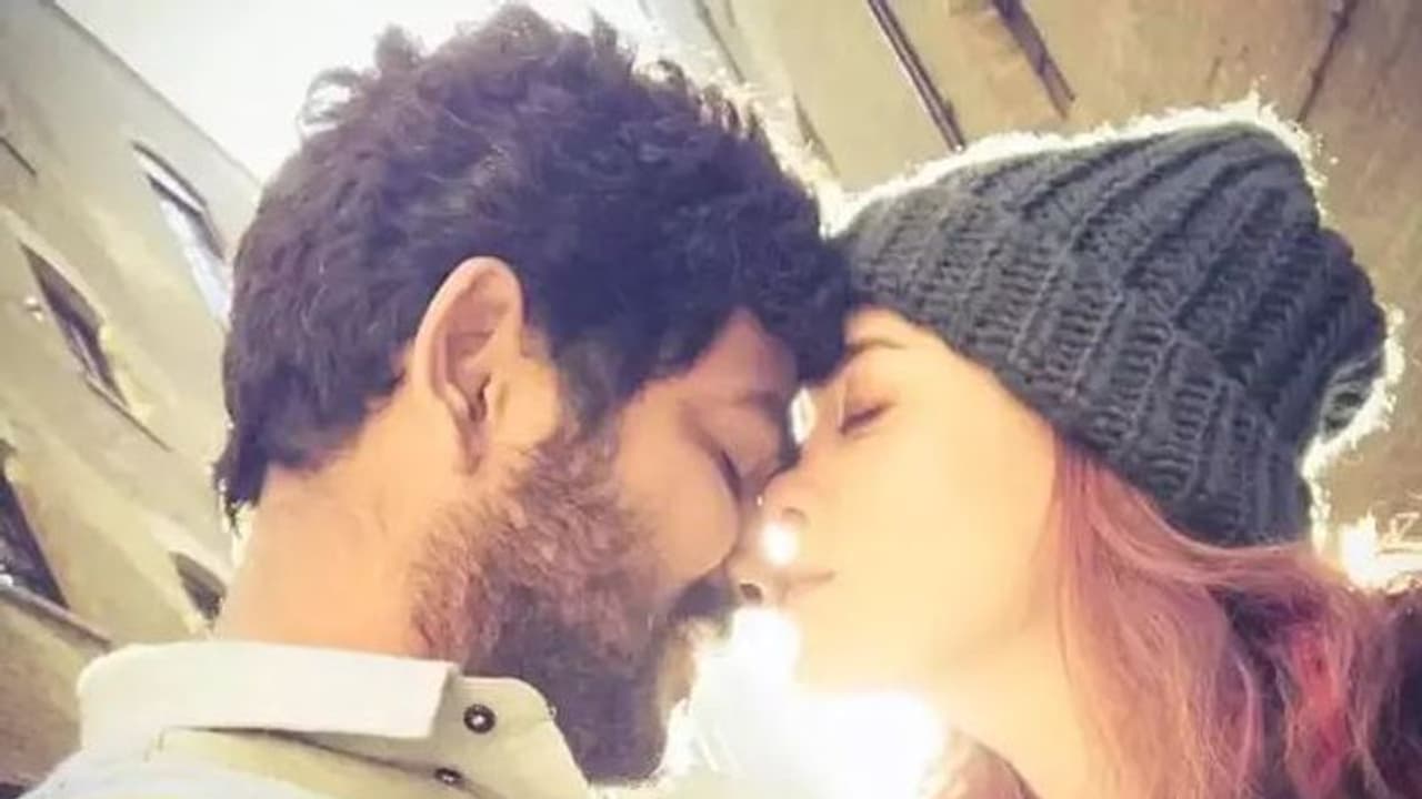 ஆகா... நியூயார்க் போனது இதுக்குத் தானா... இணையத்தில் வைரலாகும் நயன்தாரா, விக்னேஷ் சிவன் ரொமான்ஸ்...!