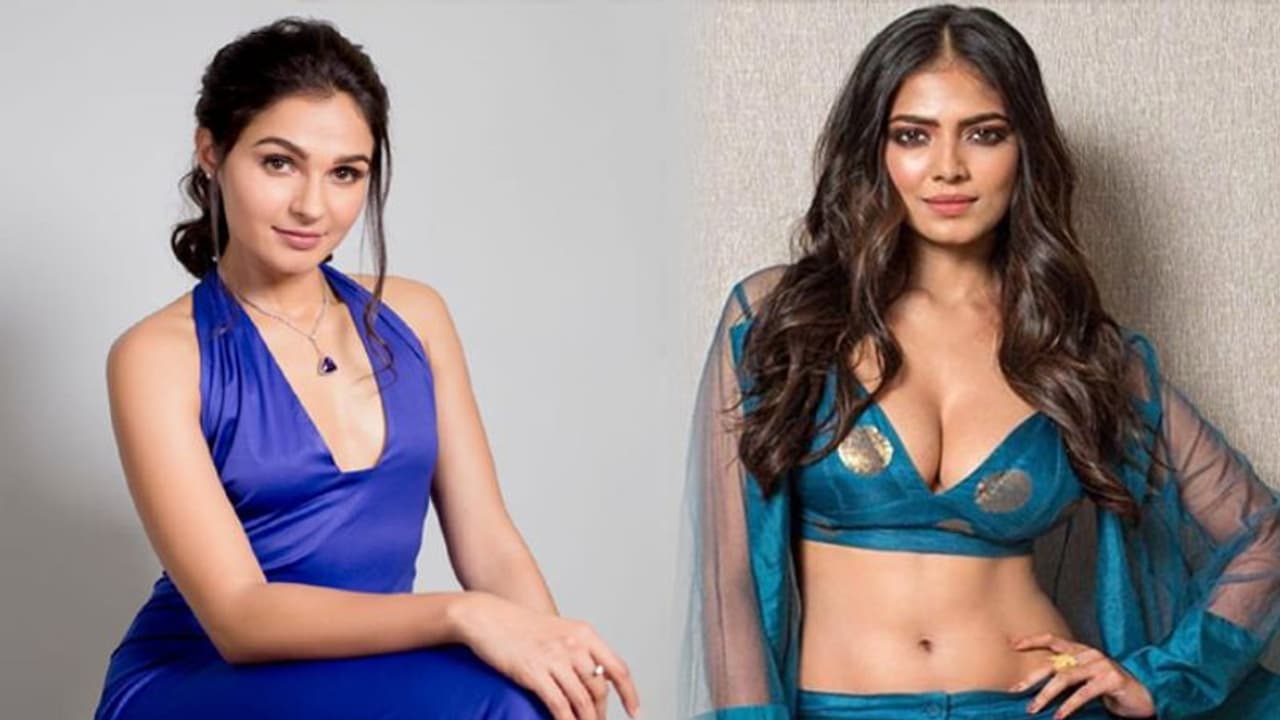 ప్రొఫెసర్ గా క్రేజీ హీరో.. స్టూడెంట్స్ గా అందాల భామలు.. స్టోరీ లీక్! ప్రొఫెసర్ గా క్రేజీ హీరో.. స్టూడెంట్స్ గా అందాల భామలు.. స్టోరీ లీక్!