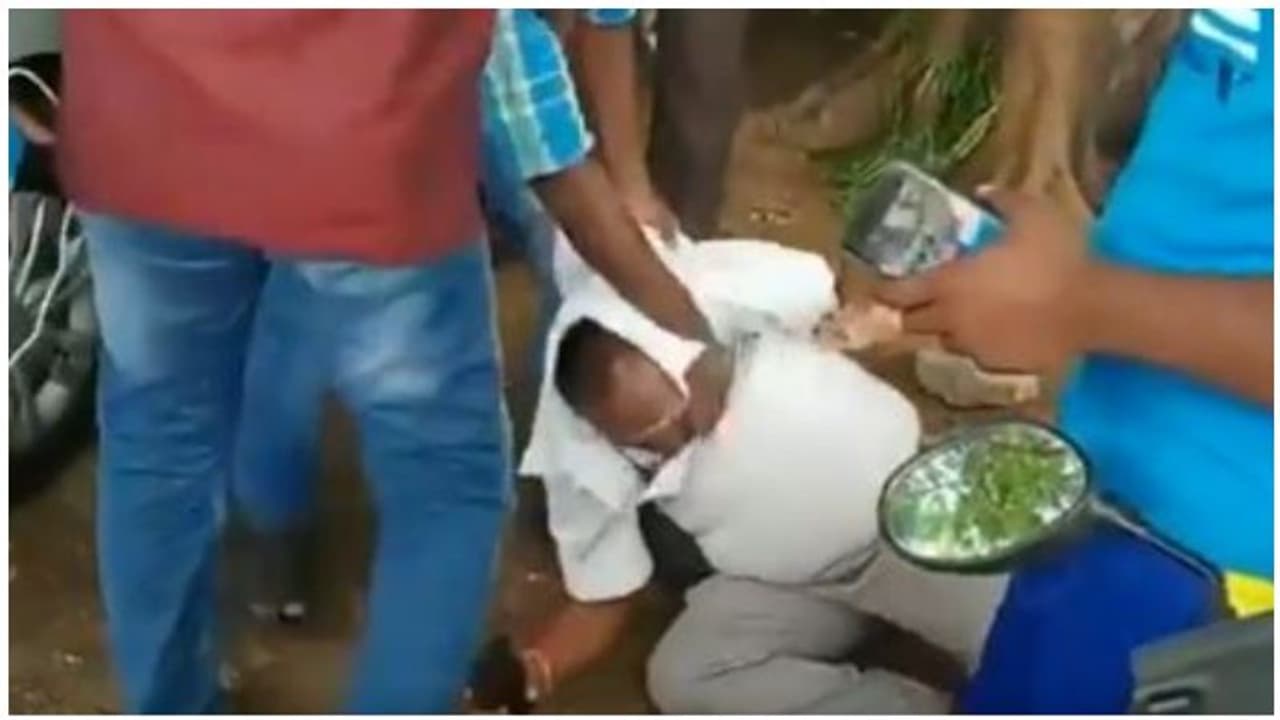 இந்து மக்கள் கட்சி நிர்வாகி மீது வி.சி.க தொண்டர்கள் கொடூரத் தாக்குதல்... வைரலாகும் அதிர்ச்சி வீடியோ..!