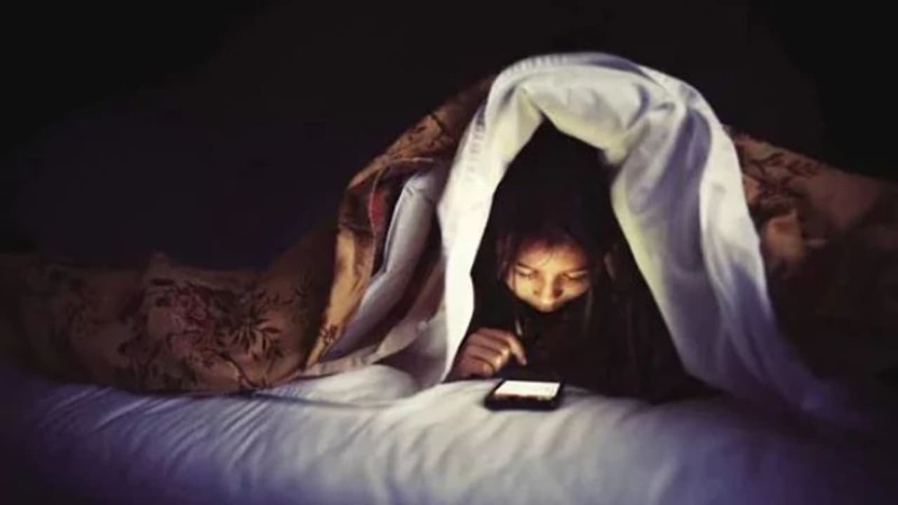 ഡേറ്റിംഗ് ആപ്പുകളില് സജീവമായി വിവാഹിതരായ സ്ത്രീകള്; കാരണങ്ങള് ഇതാണ്... ഡേറ്റിംഗ് ആപ്പുകളില് സജീവമായി വിവാഹിതരായ സ്ത്രീകള്; കാരണങ്ങള് ഇതാണ്...