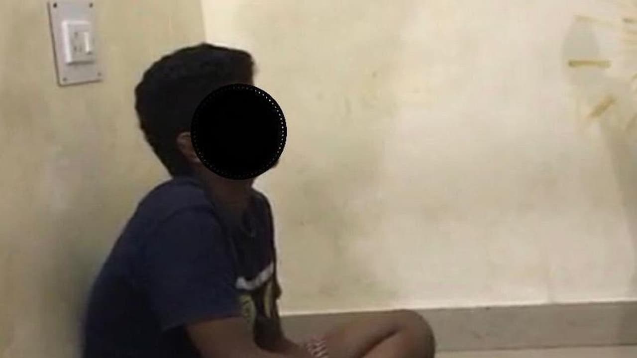 இப்பவே என்ன ஒரு வில்லத்தனம்..! சிறுவனை கடத்தி 3 லட்சம் கேட்டு மிரட்டிய 10 ஆம் வகுப்பு மாணவன்..! அதிர்ச்சி சம்பவம்...! இப்பவே என்ன ஒரு வில்லத்தனம்..! சிறுவனை கடத்தி 3 லட்சம் கேட்டு மிரட்டிய 10 ஆம் வகுப்பு மாணவன்..! அதிர்ச்சி சம்பவம்...!