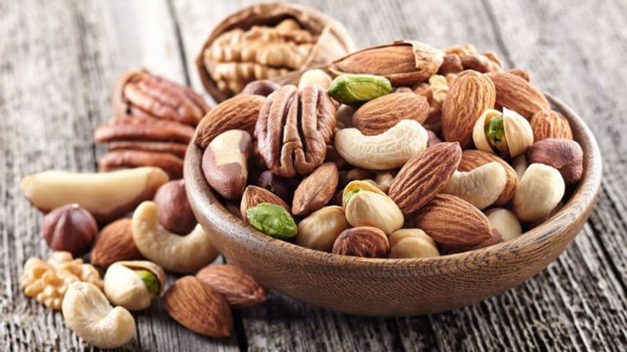 പുരുഷന്മാര്‍ അറിയാന്‍; ദിവസവും അല്‍പം നട്ട്‌സ് കഴിക്കൂ, ഗുണമുണ്ട്...