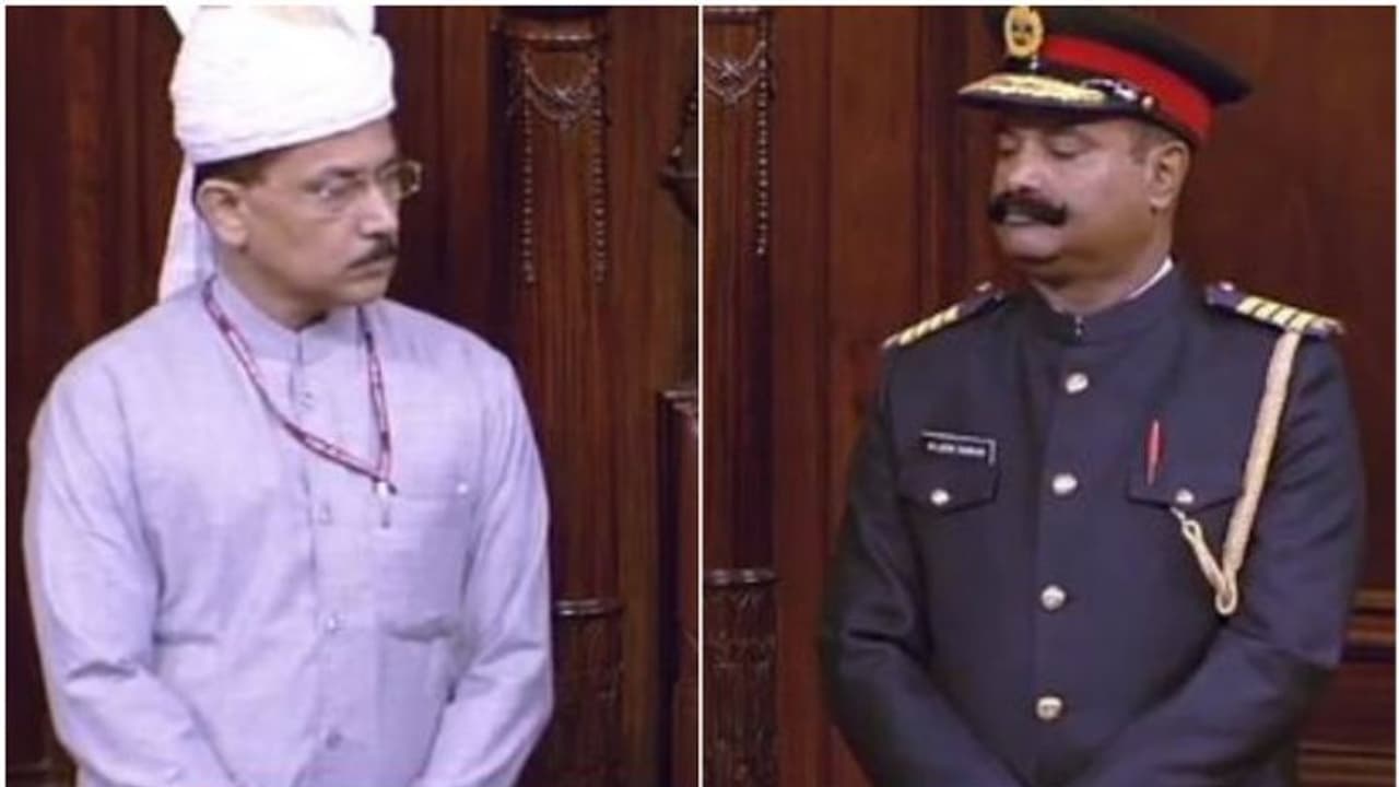 ভারতীয় পোশাক ছেড়ে সেনাসূলভ সাজ, পাল্টে গেল মার্শালদের ইউনিফর্ম, কেন এই ভোল বদল