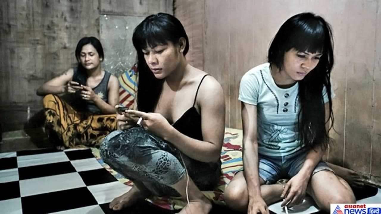 यहां नर्क की जिंदगी जीने को मजबूर हैं किन्नर, करना पड़ता है देह व्यापार यहां नर्क की जिंदगी जीने को मजबूर हैं किन्नर, करना पड़ता है देह व्यापार