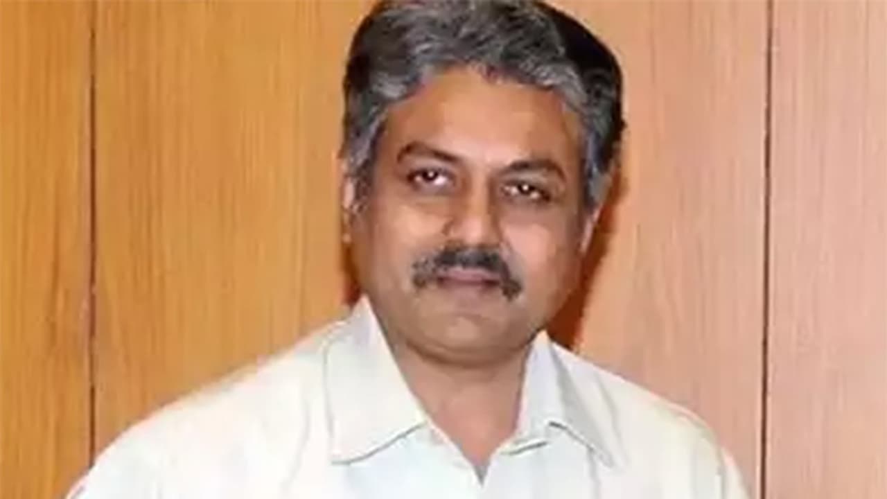 தமிழ்நாடு அரசின் தலைமை தகவல் ஆணையராக ராஜகோபால் நியமனம்… ஆளுநர் அறிவிப்பு !! தமிழ்நாடு அரசின் தலைமை தகவல் ஆணையராக ராஜகோபால் நியமனம்… ஆளுநர் அறிவிப்பு !!