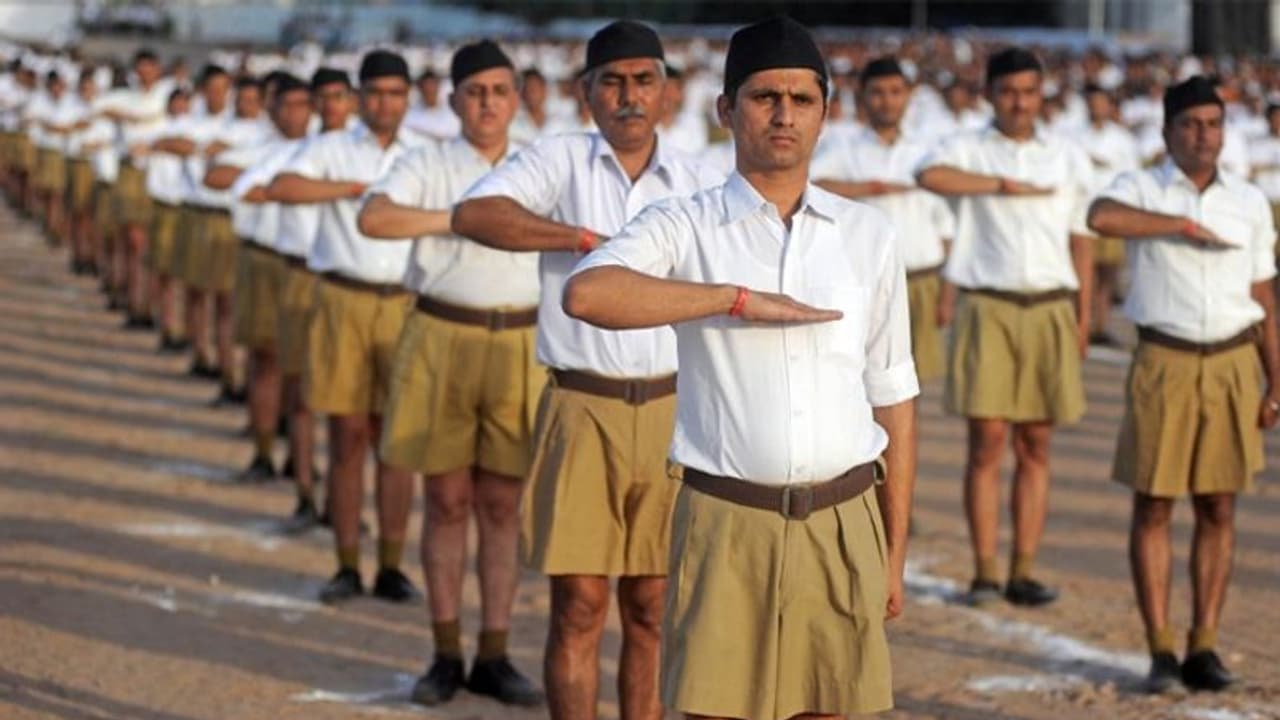 नागपुर: RSS के 25 दिन के प्रशिक्षण शिविर की शुरुआत, 850 से ज्यादा स्वयंसेवक होंगे कार्यक्रम का हिस्सा नागपुर: RSS के 25 दिन के प्रशिक्षण शिविर की शुरुआत, 850 से ज्यादा स्वयंसेवक होंगे कार्यक्रम का हिस्सा