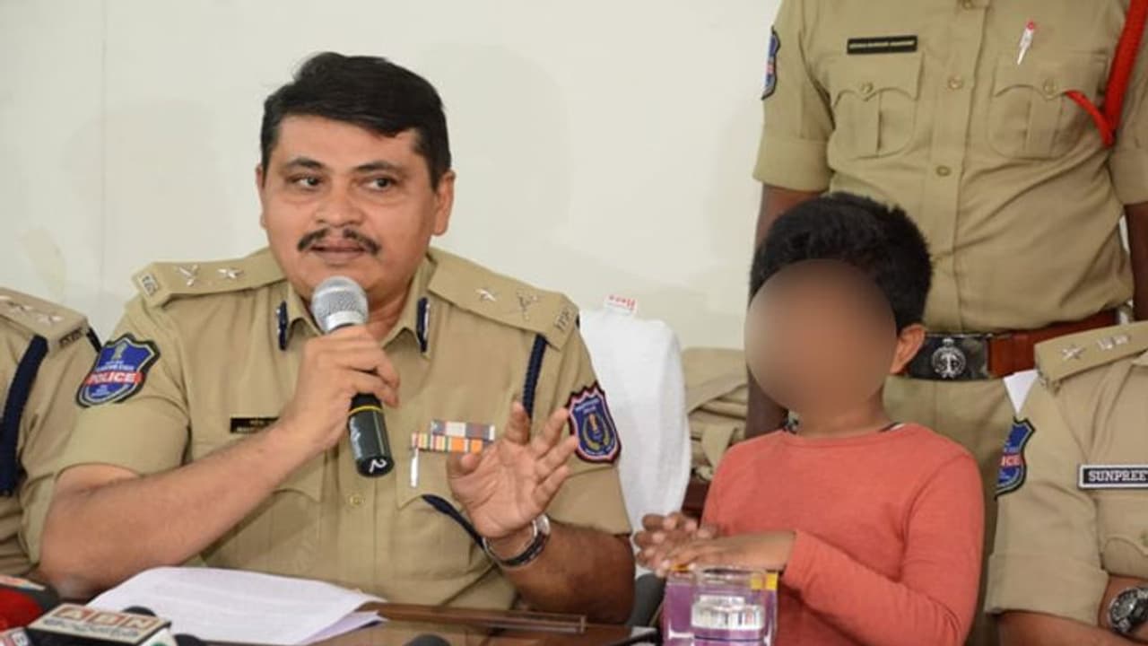 గగనం సినిమా ఎఫెక్ట్: ఏడేళ్ల బాలుడిని కిడ్నాప్ చేసిన టెన్త్ విద్యార్ధి గగనం సినిమా ఎఫెక్ట్: ఏడేళ్ల బాలుడిని కిడ్నాప్ చేసిన టెన్త్ విద్యార్ధి