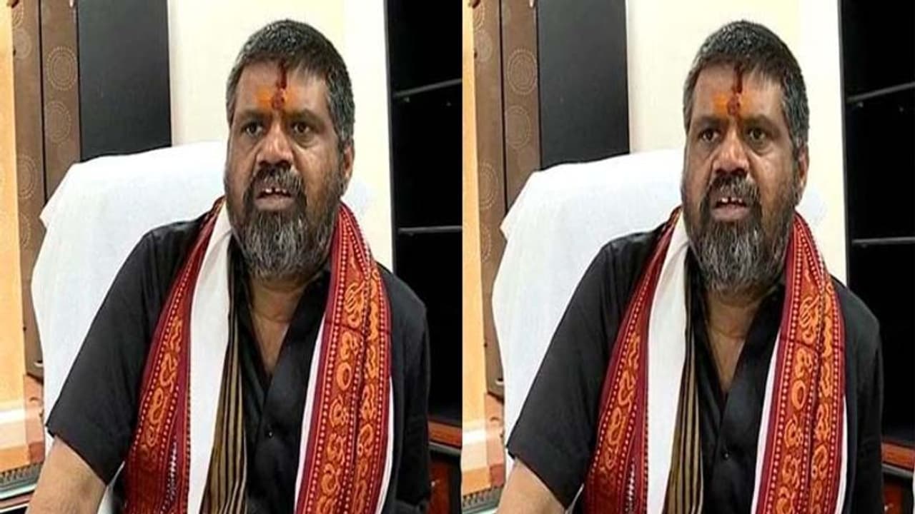 నేనే కాదు, మురళీమోహన్ కూడా: అయ్యప్ప మాలలో చెప్పులు వేసుకోవడంపై మంత్రి అవంతి