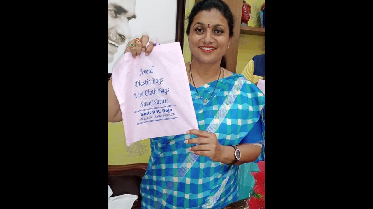 ఎమ్మెల్యే రోజా బంపర్ ఆఫర్: జగన్ బర్త్ డే వరకు మాత్రమే......