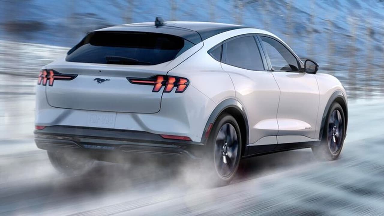 Ford Mustang : അവിശ്വസനീയമായ ആവശ്യക്കാര്‍, ഈ വണ്ടിയുടെ ഉത്പാദനം മൂന്നിരട്ടിയാക്കാന്‍ ഫോര്‍ഡ്!