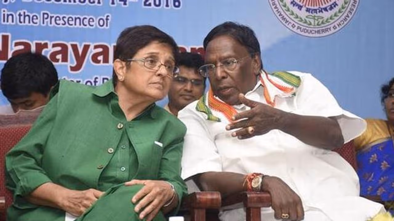 புதுச்சேரியில் ஆட்சியை கவிழ்க்க மறுத்தாரா கிரண்பேடி..?? கோக்கு மாக்காய் உளறும் நாராயணசாமி.. புதுச்சேரியில் ஆட்சியை கவிழ்க்க மறுத்தாரா கிரண்பேடி..?? கோக்கு மாக்காய் உளறும் நாராயணசாமி..