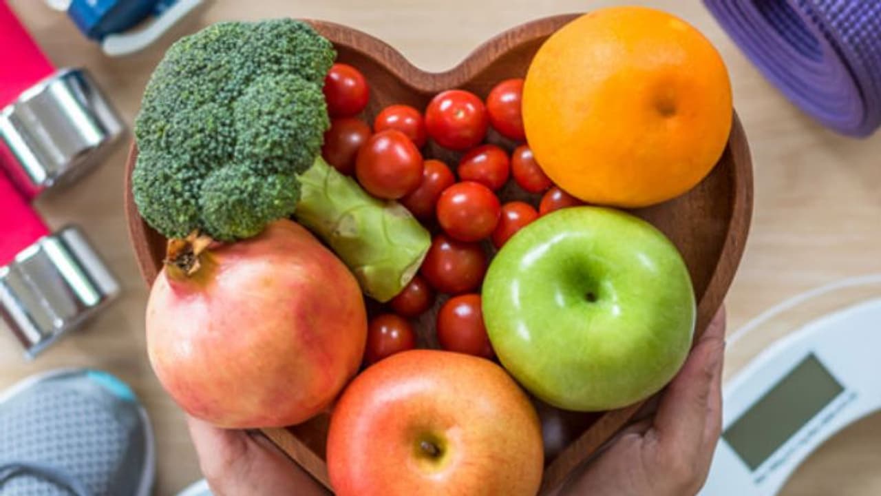 ഹൃദയം സൂക്ഷിക്കാം; ഭക്ഷണത്തില് ഇവ ശ്രദ്ധിച്ചാല്... ഹൃദയം സൂക്ഷിക്കാം; ഭക്ഷണത്തില് ഇവ ശ്രദ്ധിച്ചാല്...