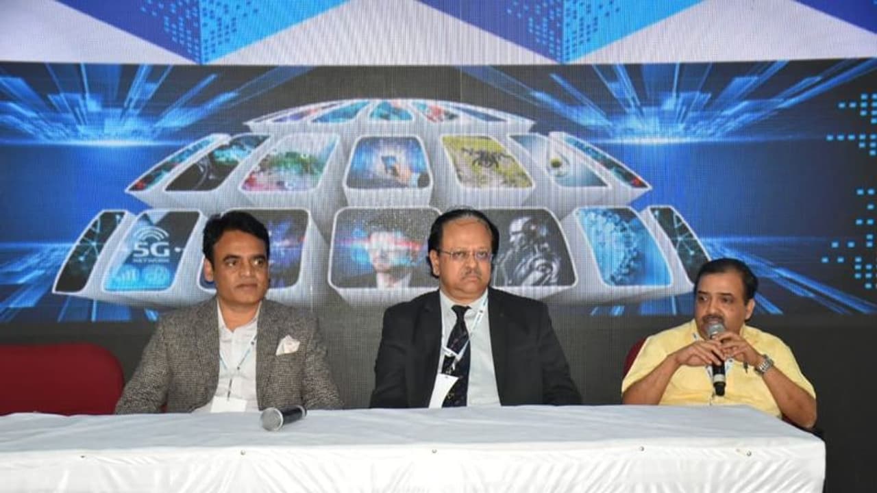 ಗುಡ್ ನ್ಯೂಸ್: ರಾಜೀವ್ ಗಾಂಧಿ ವಿವಿಯಿಂದ ಬೆಂಗಳೂರಿನಲ್ಲಿ 'ಸೆಂಟರ್ ಆಫ್ ಎಕ್ಸಲೆನ್ಸ್' ಸ್ಥಾಪನೆ ಗುಡ್ ನ್ಯೂಸ್: ರಾಜೀವ್ ಗಾಂಧಿ ವಿವಿಯಿಂದ ಬೆಂಗಳೂರಿನಲ್ಲಿ 'ಸೆಂಟರ್ ಆಫ್ ಎಕ್ಸಲೆನ್ಸ್' ಸ್ಥಾಪನೆ