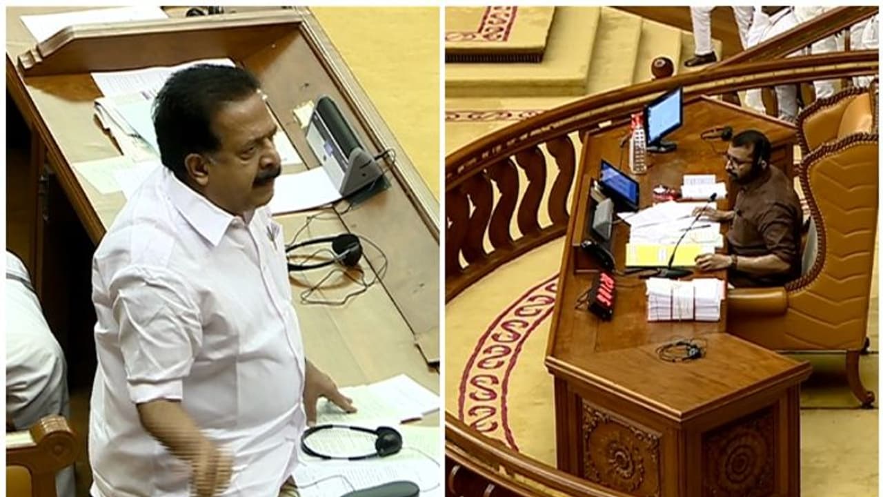 രക്തം പുരണ്ട വസ്ത്രവുമായി പ്രതിപക്ഷം; ഷാഫി പറമ്പിലിനെയടക്കമുള്ളവരെ മര്ദ്ദിച്ചതില് സഭയില് പ്രതിഷേധം ശക്തം രക്തം പുരണ്ട വസ്ത്രവുമായി പ്രതിപക്ഷം; ഷാഫി പറമ്പിലിനെയടക്കമുള്ളവരെ മര്ദ്ദിച്ചതില് സഭയില് പ്രതിഷേധം ശക്തം