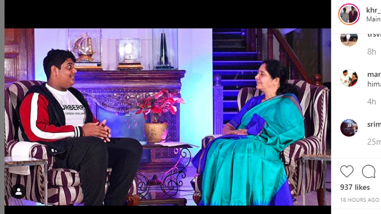 మంత్రి సత్యవతి రాథోడ్ ని ఇంటర్వ్యూ చేసిన కేటీఆర్ తనయుడు మంత్రి సత్యవతి రాథోడ్ ని ఇంటర్వ్యూ చేసిన కేటీఆర్ తనయుడు