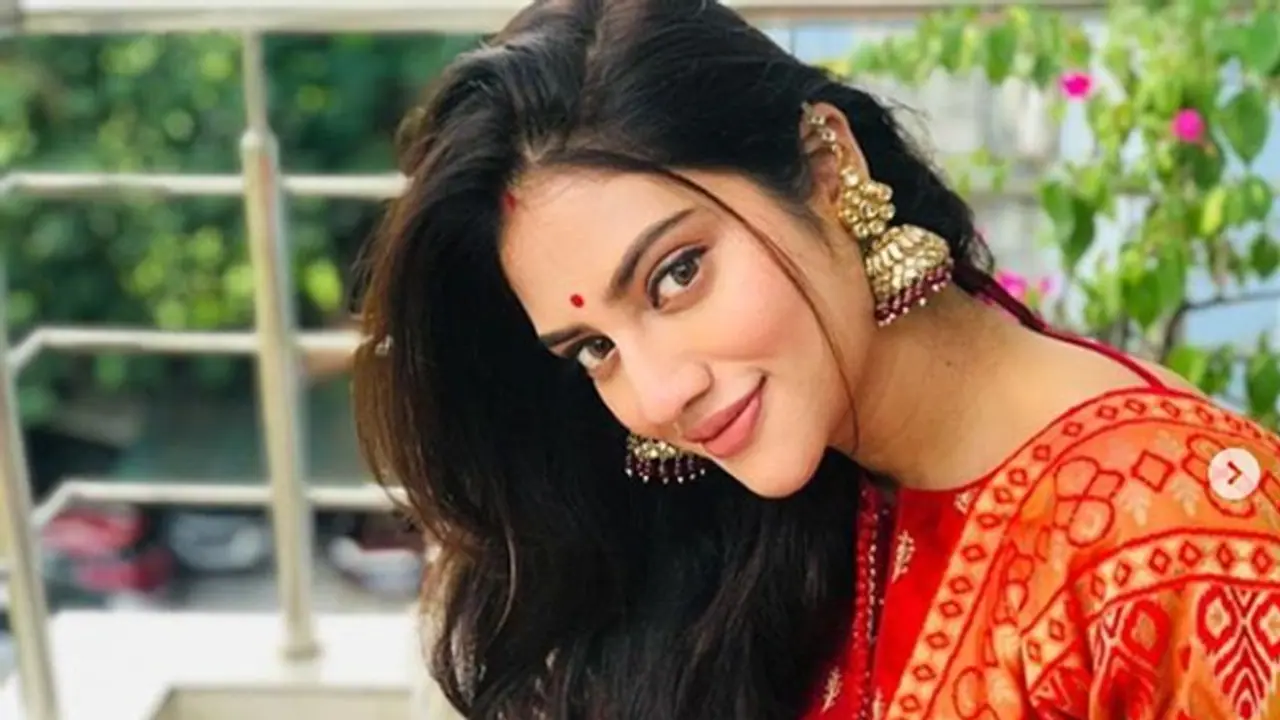 नुसरत जहां ने अस्पताल से लौटते ही बताया, धूल से हुआ था अस्थमा अटैक, कहा, मेरे लिए दुआ करें नुसरत जहां ने अस्पताल से लौटते ही बताया, धूल से हुआ था अस्थमा अटैक, कहा, मेरे लिए दुआ करें