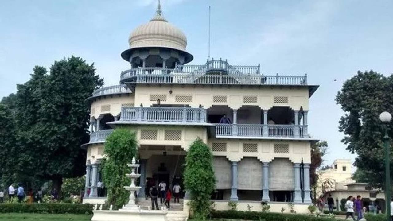 ఇందిర జన్మించిన ఇంటికి ట్యాక్స్ నోటీసులు, కాంగ్రెస్ ఫైర్ ఇందిర జన్మించిన ఇంటికి ట్యాక్స్ నోటీసులు, కాంగ్రెస్ ఫైర్