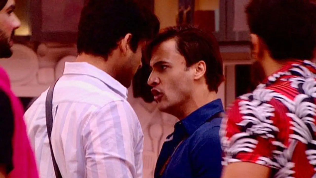 बिग बॉस के घर में भिड़े दो पक्के दोस्त, एक कंटेस्टेंट के सपोर्ट में आए ये सेलेब्स, कही ये बात बिग बॉस के घर में भिड़े दो पक्के दोस्त, एक कंटेस्टेंट के सपोर्ट में आए ये सेलेब्स, कही ये बात