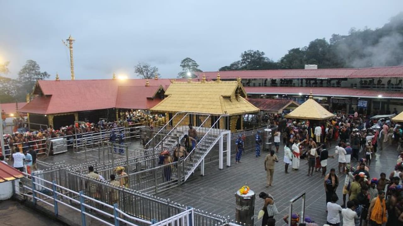 കൊവിഡ് 19: രോഗലക്ഷണങ്ങള്‍ ഉള്ളവർ ശബരിമല ദര്‍ശനം ഒഴിവാക്കണമെന്ന് ദേവസ്വം ബോർഡ്