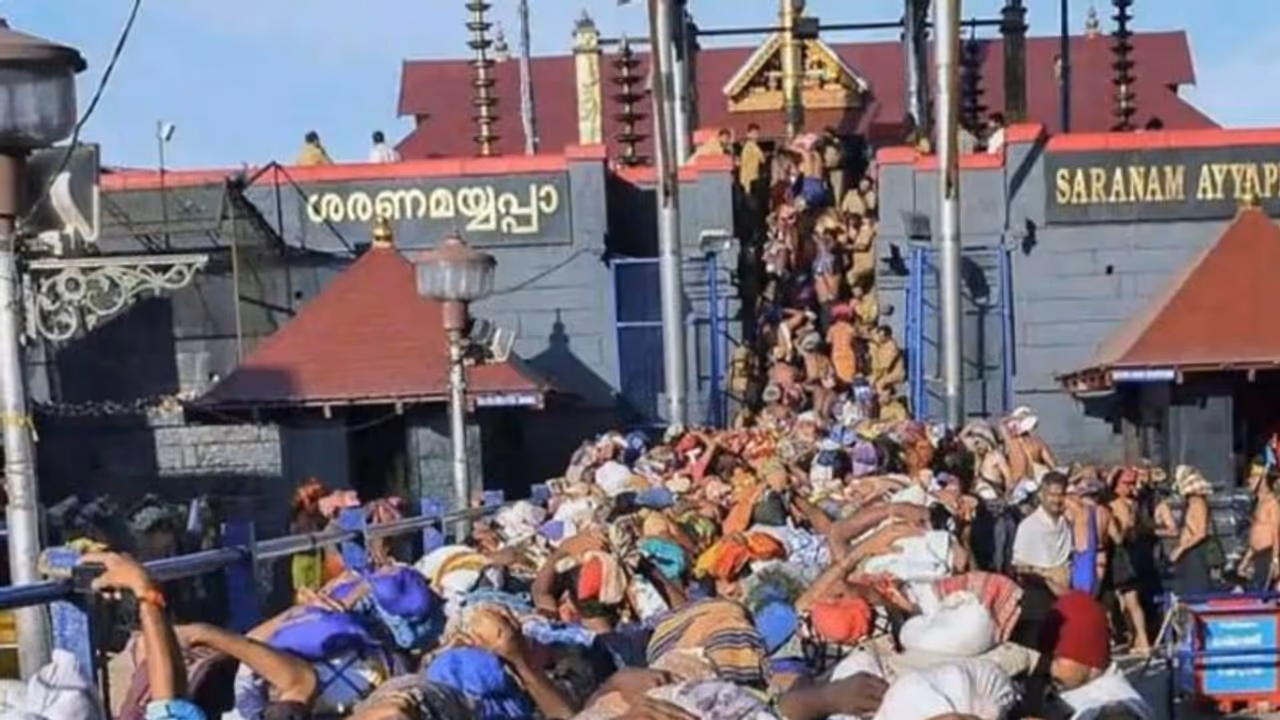 മകരവിളക്ക് നാളെ; സന്നിധാനത്ത് വന്തിരക്ക്: ഇന്ന് നടഅടക്കില്ല മകരവിളക്ക് നാളെ; സന്നിധാനത്ത് വന്തിരക്ക്: ഇന്ന് നടഅടക്കില്ല