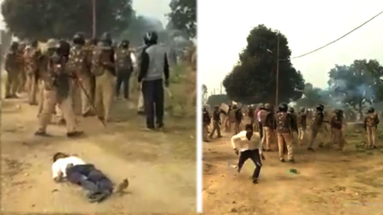 अधमरे किसान को देख किया ट्वीट, थोड़ी देर में वो खड़ा होकर भागा...प्रियंका गांधी ने तुरंत डिलीट किया पोस्ट अधमरे किसान को देख किया ट्वीट, थोड़ी देर में वो खड़ा होकर भागा...प्रियंका गांधी ने तुरंत डिलीट किया पोस्ट