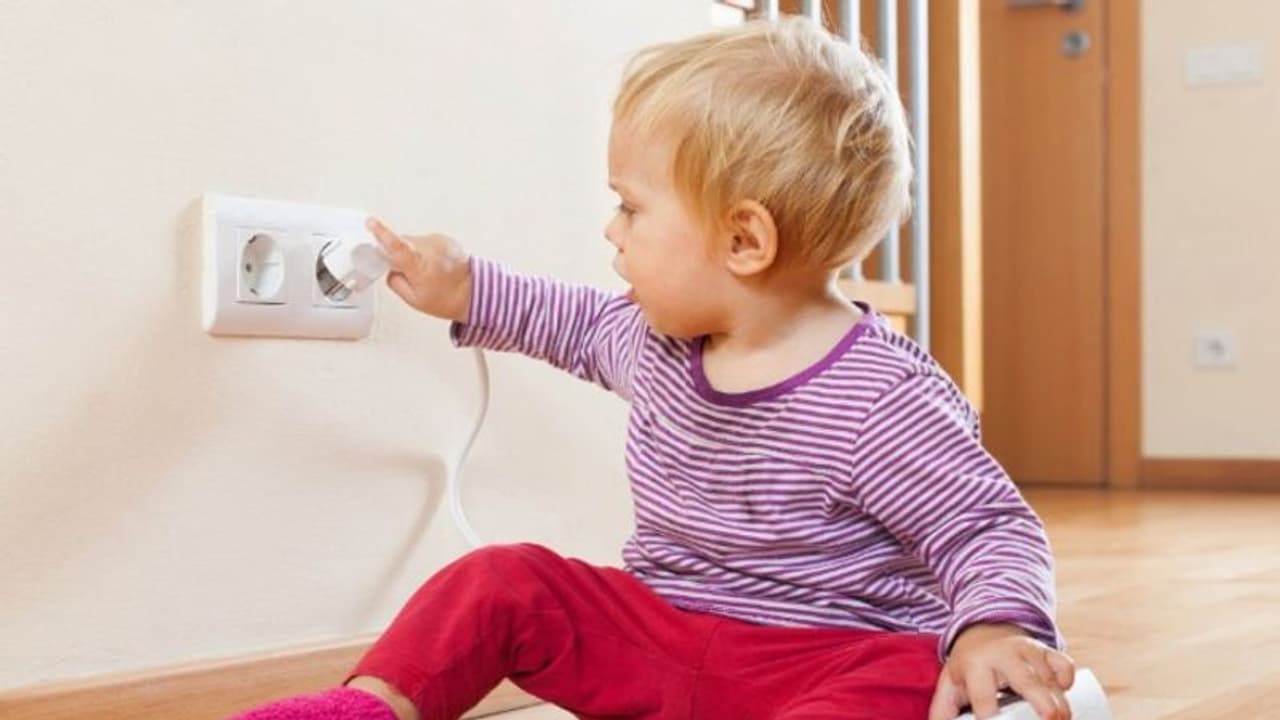 ഷോക്ക് അടിക്കാതിരിക്കാന് സുരക്ഷ ഉറപ്പാക്കാം... ഷോക്ക് അടിക്കാതിരിക്കാന് സുരക്ഷ ഉറപ്പാക്കാം...