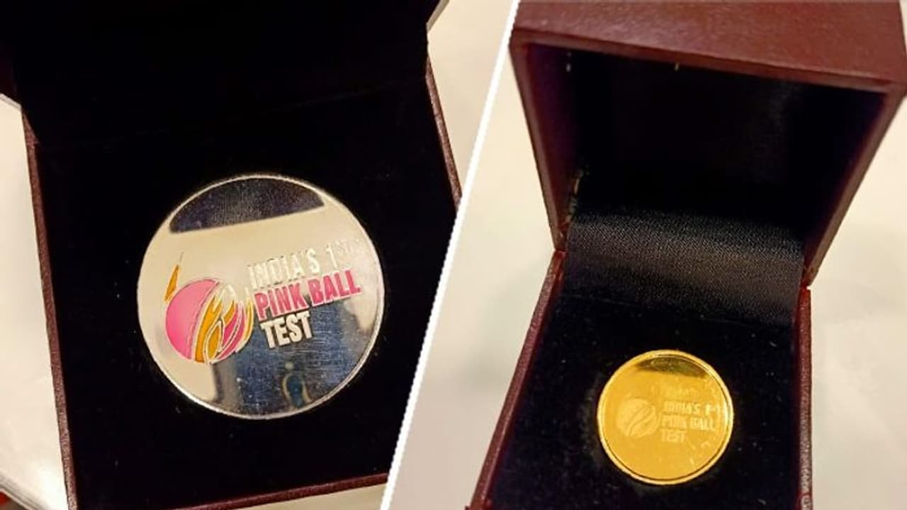 সোনা ও রুপোর মুদ্রায় অতিথি আপ্যায়নে তৈরি সিএবি, ইডেনে পৌঁছাল বিশেষ কয়েন সোনা ও রুপোর মুদ্রায় অতিথি আপ্যায়নে তৈরি সিএবি, ইডেনে পৌঁছাল বিশেষ কয়েন