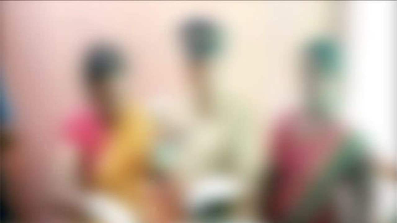 വിദ്യാര്‍ഥിനി തൂങ്ങിമരിച്ചു; ദുരൂഹതയാരോപിച്ച് നാട്ടുകര്‍