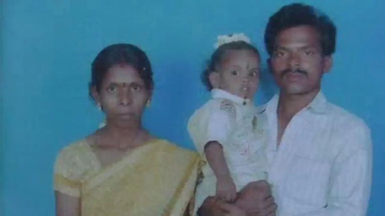 மின்சாரம் தாக்கி துடிதுடித்த மனைவி..! காப்பாற்ற சென்ற கணவனும் பலியான பரிதாபம்..! மின்சாரம் தாக்கி துடிதுடித்த மனைவி..! காப்பாற்ற சென்ற கணவனும் பலியான பரிதாபம்..!