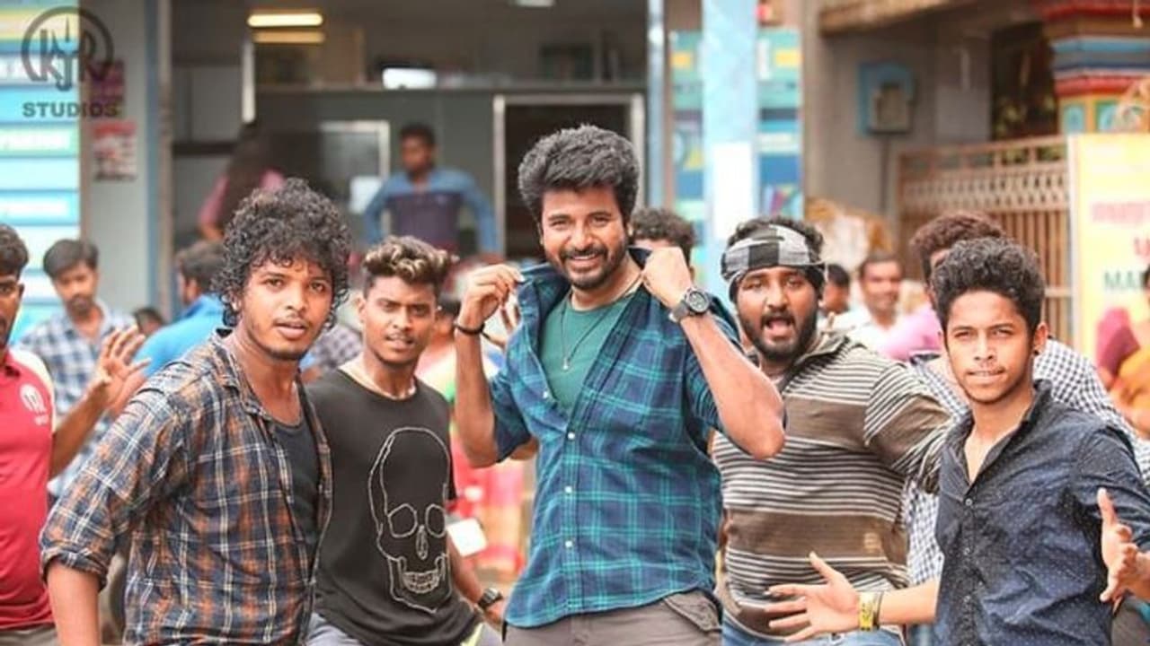 ரஜினி, தனுஷை ஓரம் கட்டிய சிவகார்த்திகேயன்... ட்விட்டர் ட்ரெண்டிங்கில் முதலிடம்... கெத்து காட்டும் ஹீரோ செகண்ட் சிங்கிள்...! ரஜினி, தனுஷை ஓரம் கட்டிய சிவகார்த்திகேயன்... ட்விட்டர் ட்ரெண்டிங்கில் முதலிடம்... கெத்து காட்டும் ஹீரோ செகண்ட் சிங்கிள்...!