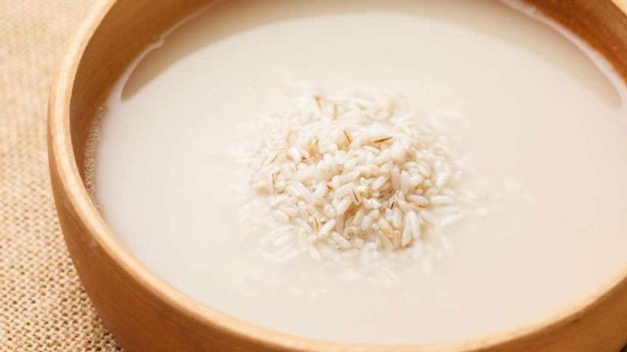 കഞ്ഞി വെള്ളം വെറുതെ കളയേണ്ട; തടി കുറയ്ക്കാനൊരു സൂത്രവഴി... കഞ്ഞി വെള്ളം വെറുതെ കളയേണ്ട; തടി കുറയ്ക്കാനൊരു സൂത്രവഴി...