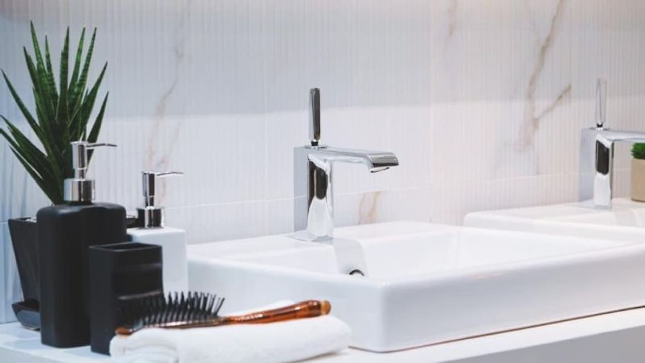 പ്ലംബിംഗ് ആണോ; കുളിമുറിയിലും അടുക്കളയിലും വേണം ശ്രദ്ധ പ്ലംബിംഗ് ആണോ; കുളിമുറിയിലും അടുക്കളയിലും വേണം ശ്രദ്ധ