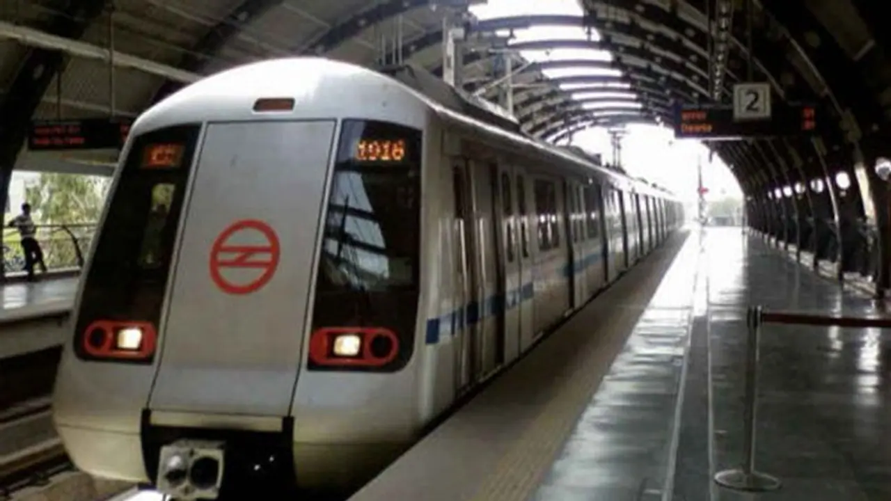 ফাঁকা কামরায় অশ্লীল অঙ্গভঙ্গি যুবকের, দিল্লির মেট্রোয় হেনস্তার শিকার তরুণী ফাঁকা কামরায় অশ্লীল অঙ্গভঙ্গি যুবকের, দিল্লির মেট্রোয় হেনস্তার শিকার তরুণী