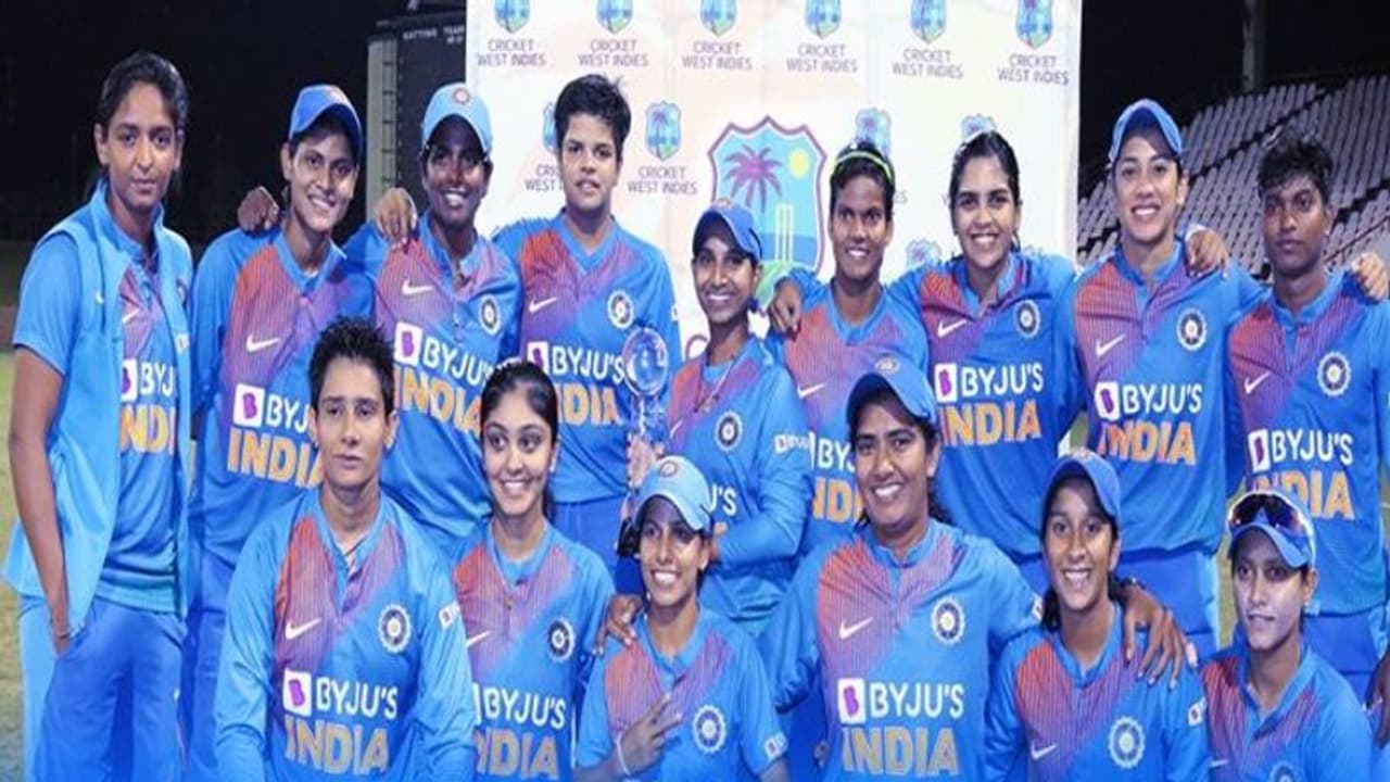 টি ২০ বিশ্বকাপের বদলা নিলেন স্মৃতিরা, ক্যারেবিয়ানদের হোয়াইট ওয়াশ করল ভারত টি ২০ বিশ্বকাপের বদলা নিলেন স্মৃতিরা, ক্যারেবিয়ানদের হোয়াইট ওয়াশ করল ভারত