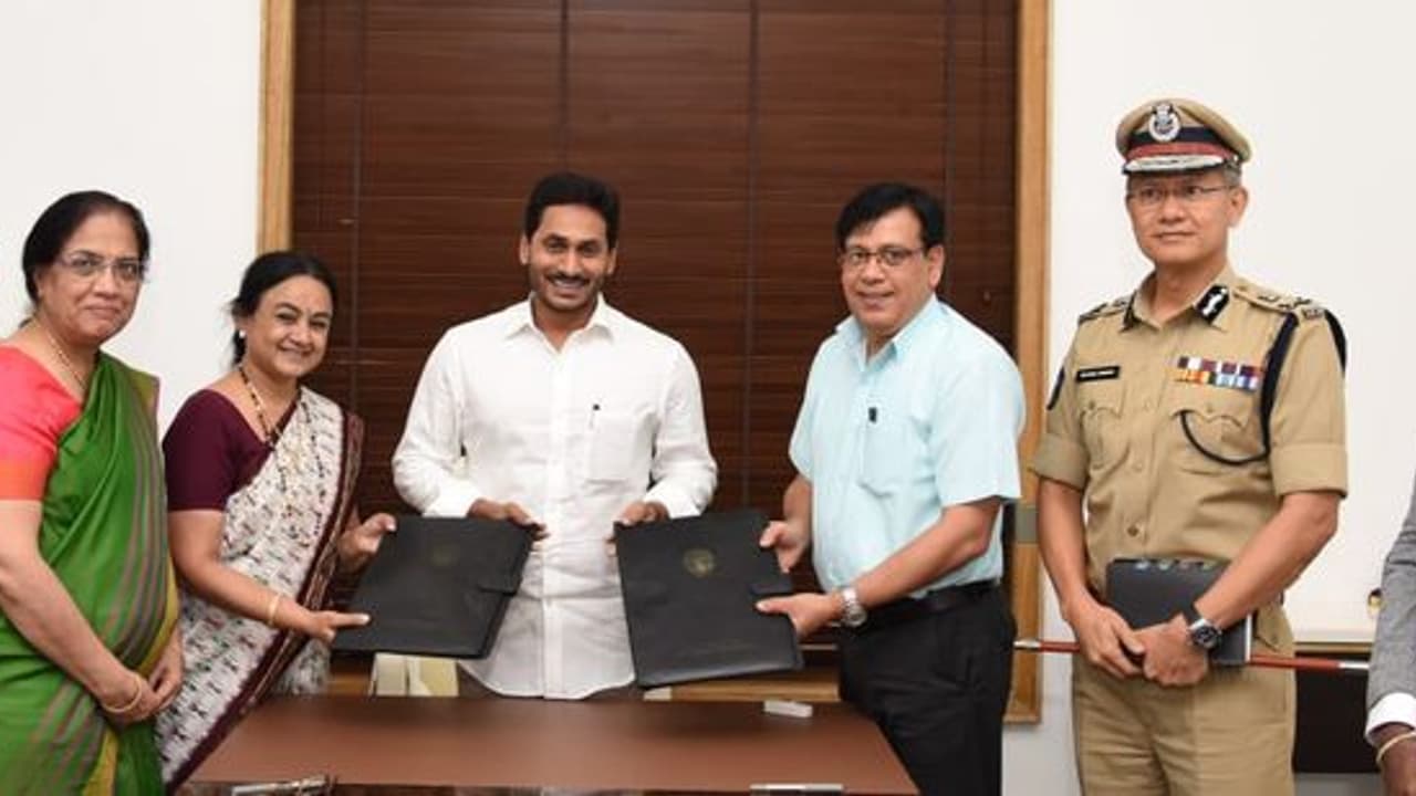 అవినీతికి చెక్: ఐఐఎంతో జగన్ సర్కార్ అగ్రిమెంట్