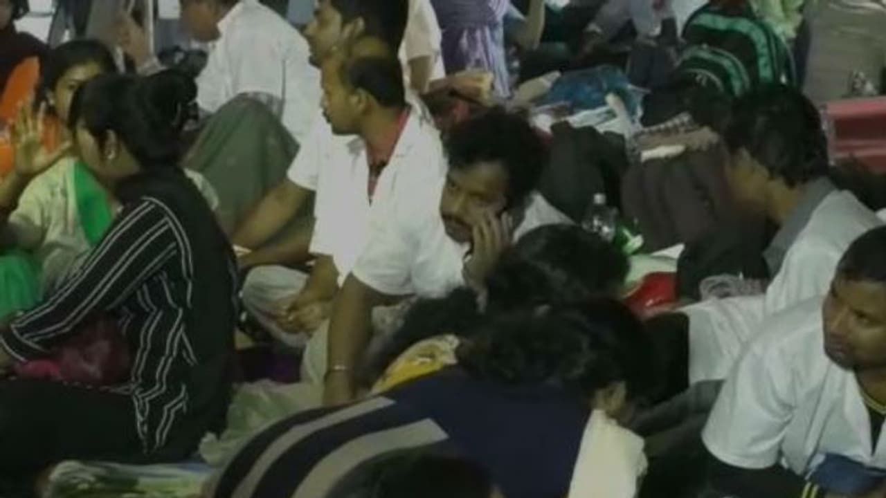 অনশনজনিত অসুস্থতা নাকি দুর্ঘটনা, পার্শ্বশিক্ষকের মৃত্যুতে তোলপাড় রাজ্য অনশনজনিত অসুস্থতা নাকি দুর্ঘটনা, পার্শ্বশিক্ষকের মৃত্যুতে তোলপাড় রাজ্য