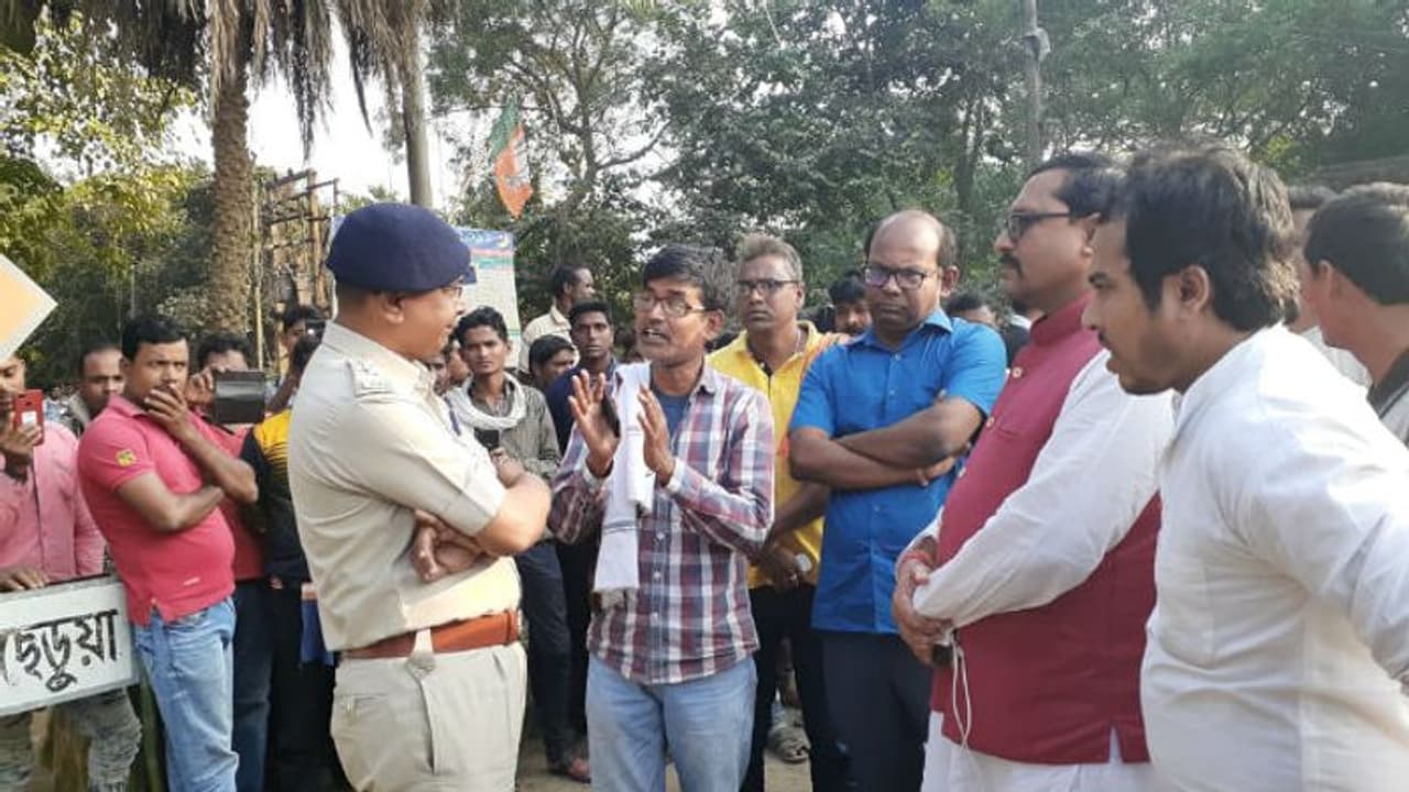 'শুভেন্দু অধিকারী বিজেপিতে যোগ দিলে কোথায় যাবেন!' পুলিশকে ধমক সায়ন্তনের 'শুভেন্দু অধিকারী বিজেপিতে যোগ দিলে কোথায় যাবেন!' পুলিশকে ধমক সায়ন্তনের