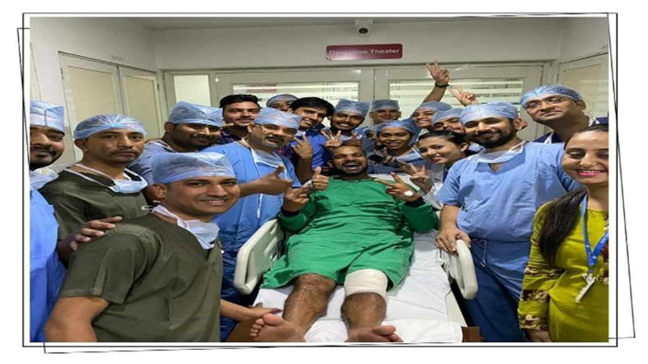 హాస్పిటల్ లో శిఖర్ ధావన్.. ఫన్నీ కామెంట్స్ చేసిన హార్దిక్