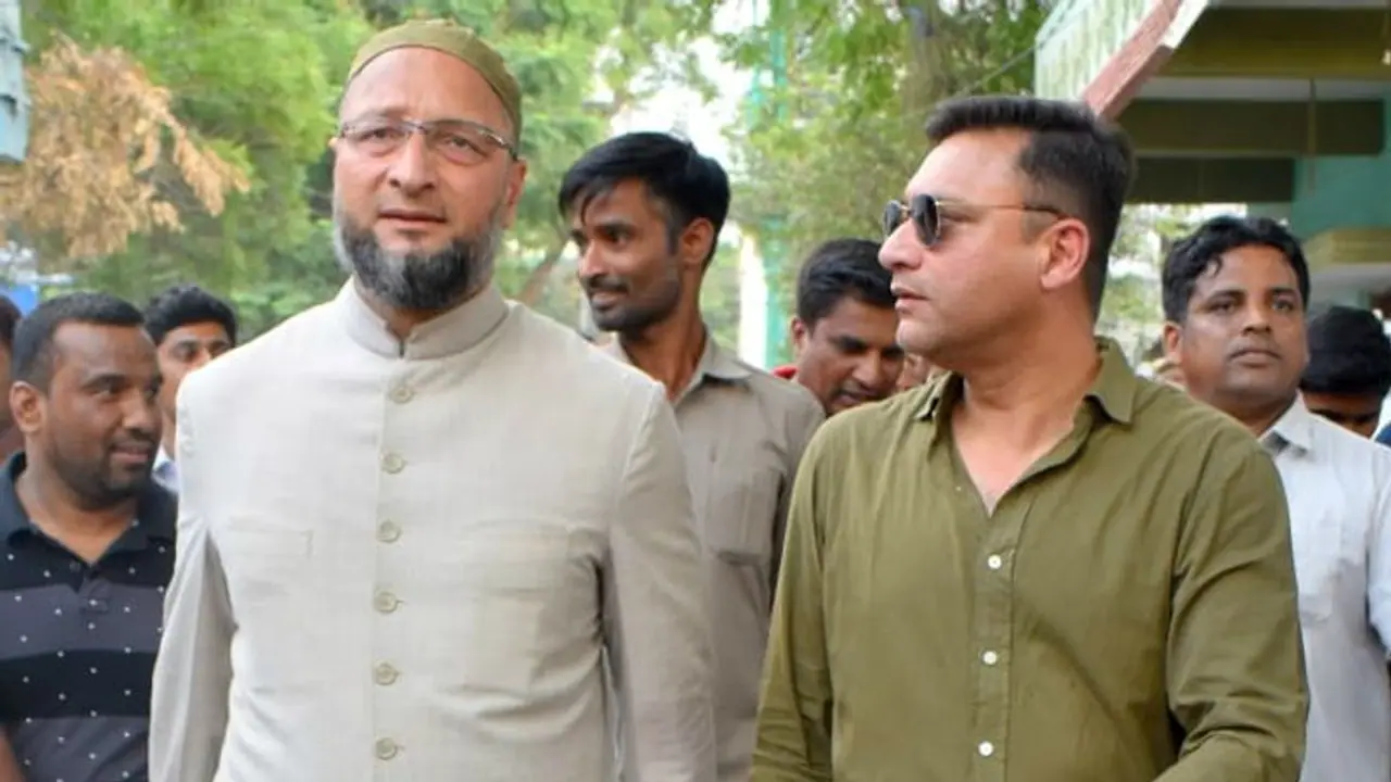 ओवैसी को RSS पर बयान देना पड़ा महंगा, कोर्ट ने केस दर्ज करने के दिए आदेश ओवैसी को RSS पर बयान देना पड़ा महंगा, कोर्ट ने केस दर्ज करने के दिए आदेश