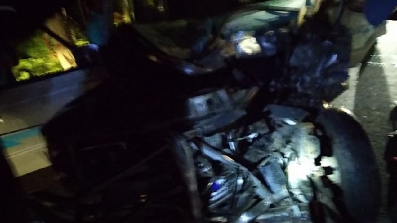 ನಾಗಮಂಗಲ ಬಳಿ ಭೀಕರ ಅಪಘಾತ: ಆರು ಸಾವು, ಒಂಬತ್ತು ಮಂದಿಗೆ ಗಾಯ! ನಾಗಮಂಗಲ ಬಳಿ ಭೀಕರ ಅಪಘಾತ: ಆರು ಸಾವು, ಒಂಬತ್ತು ಮಂದಿಗೆ ಗಾಯ!